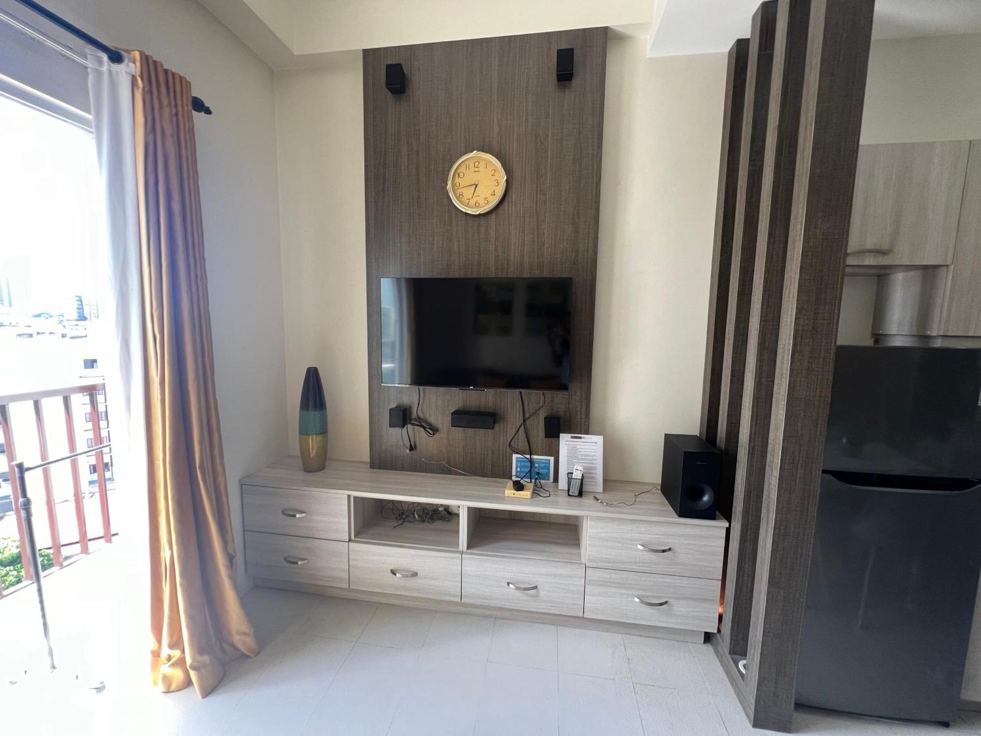 Center 1-bedroom With Balcony And Washer Aparthotel Cebu